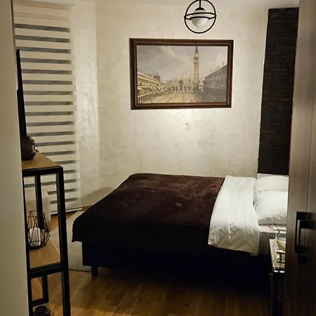 Palace 18 Apartment